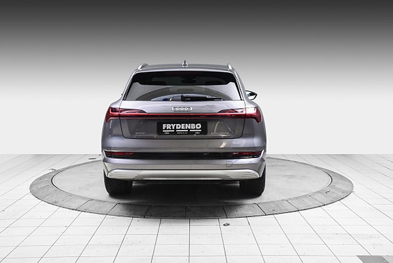Audi e-tron 3 of 21