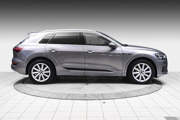Audi e-tron 5 of 21