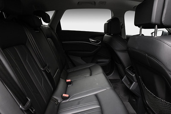 Audi e-tron 21 of 21