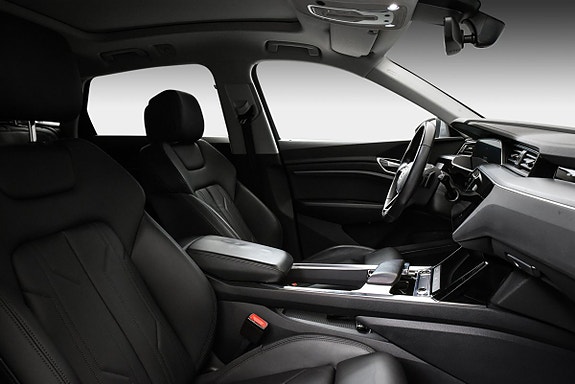 Audi e-tron 20 of 21