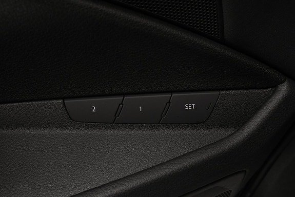 Audi e-tron 9 of 21