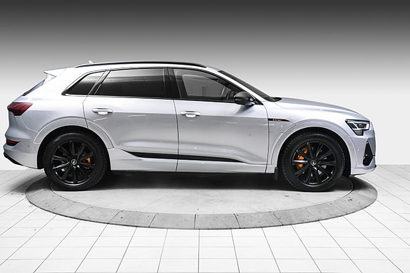 Audi e-tron 5 of 23