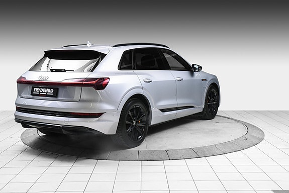 Audi e-tron 4 of 23