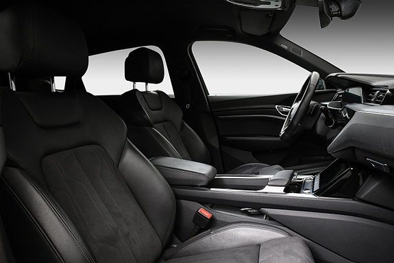 Audi e-tron 21 of 23