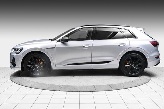 Audi e-tron 7 of 23