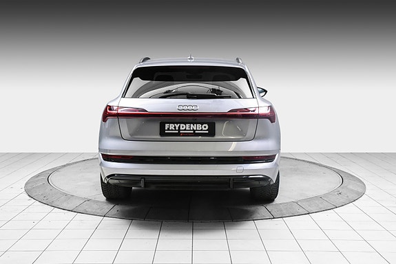 Audi e-tron 3 of 23