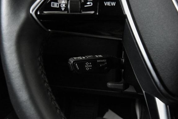 Audi e-tron 14 of 23