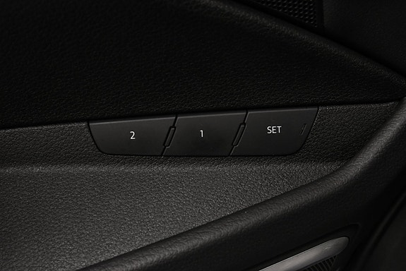 Audi e-tron 9 of 23