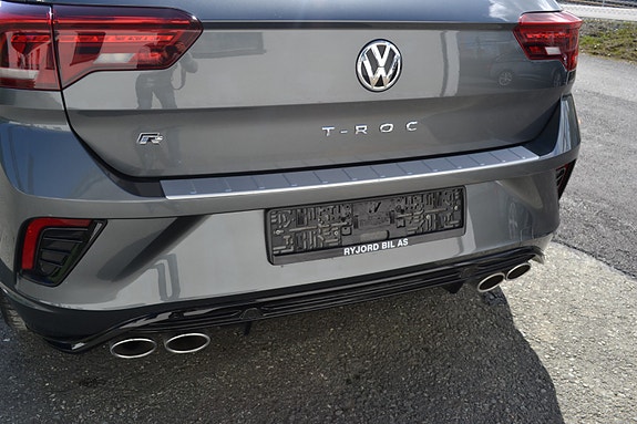 Volkswagen T-Roc 13 of 30