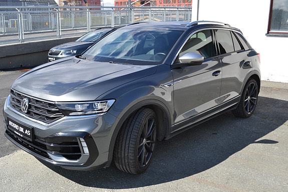 Volkswagen T-Roc 2 of 30
