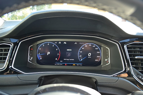 Volkswagen T-Roc 23 of 30
