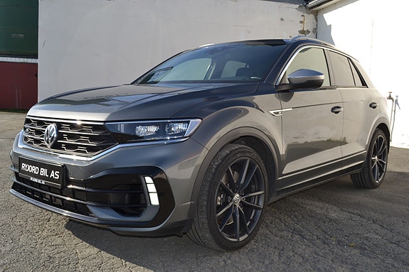 Volkswagen T-Roc 8 of 30