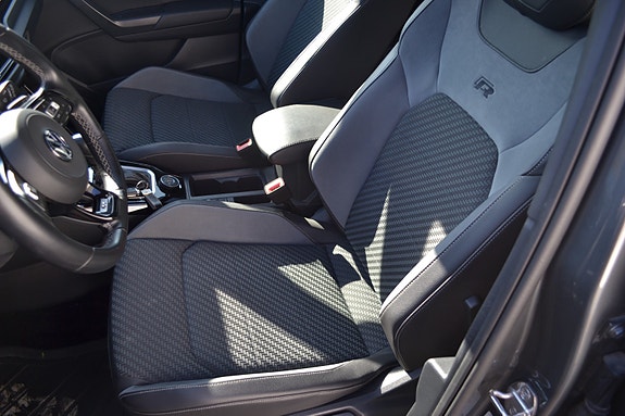 Volkswagen T-Roc 22 of 30