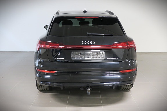 Audi e-tron 6 of 24