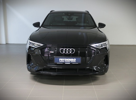 Audi e-tron 2 of 24