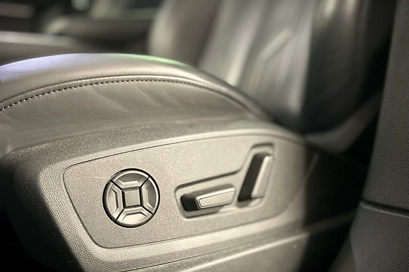 Audi e-tron 11 of 25