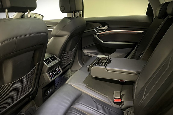 Audi e-tron 25 of 25