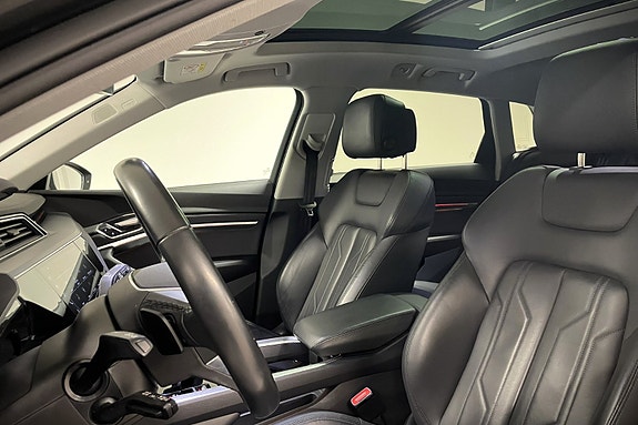 Audi e-tron 16 of 25