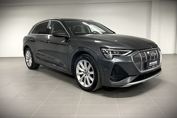 Audi e-tron 2 of 25