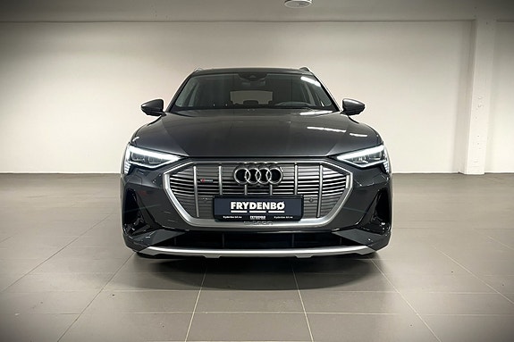 Audi e-tron 8 of 25