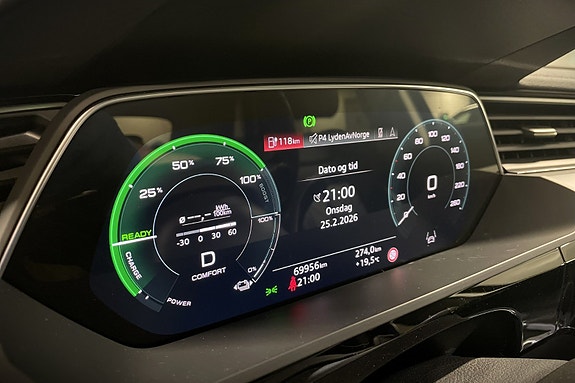 Audi e-tron 14 of 25