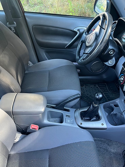 Toyota RAV4 22 of 30