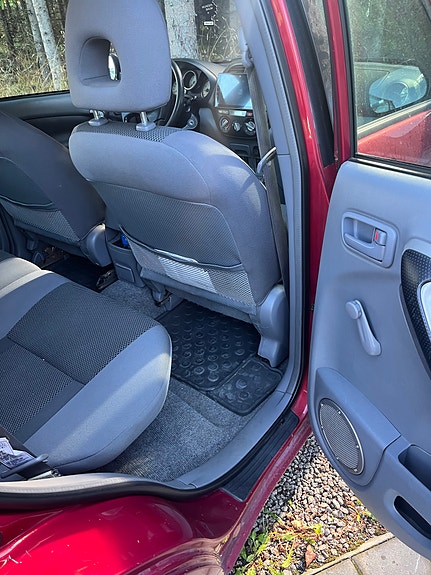 Toyota RAV4 23 of 30
