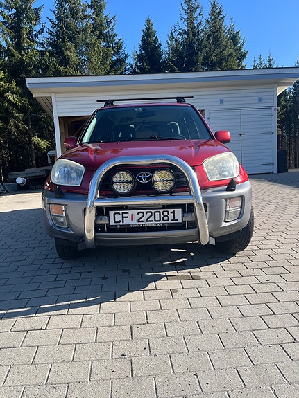 Toyota RAV4 8 of 30
