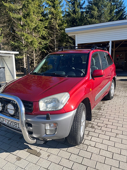 Toyota RAV4 2 of 30