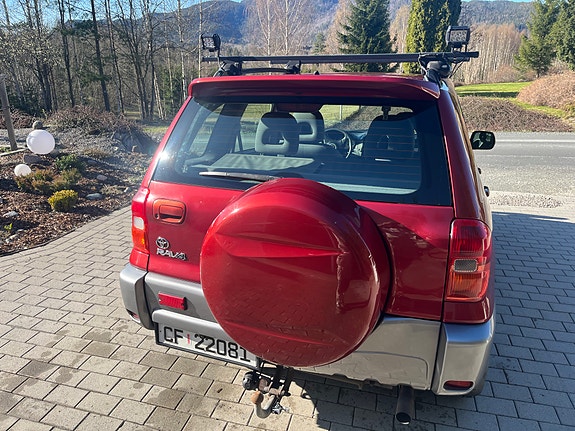Toyota RAV4 5 of 30