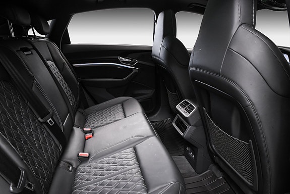 Audi e-tron Sportback 28 of 29