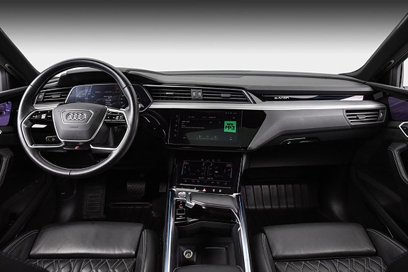 Audi e-tron Sportback 17 of 29