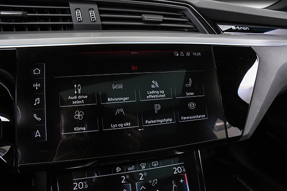 Audi e-tron Sportback 23 of 29
