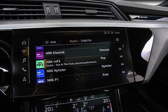 Audi e-tron Sportback 21 of 29