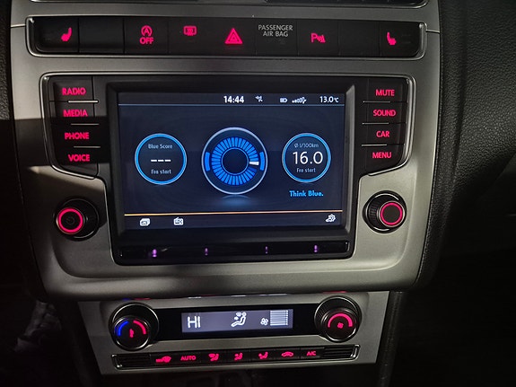 Volkswagen Polo 12 of 30