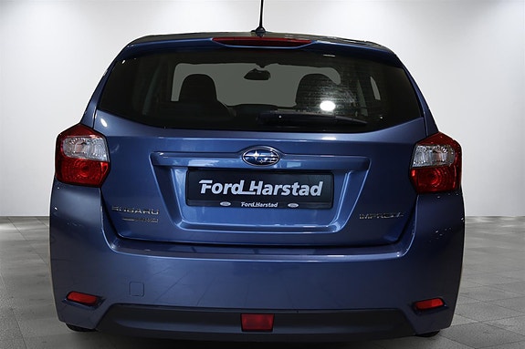 Subaru Impreza 4 of 23