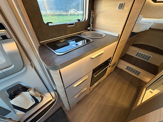 Knaus VAN TI PLUS - 650 MEG PLATINUM SELECTION SOLCELLE / ALDE / KROK / 4X4 / TV / GASSALARM ! 14 of 30