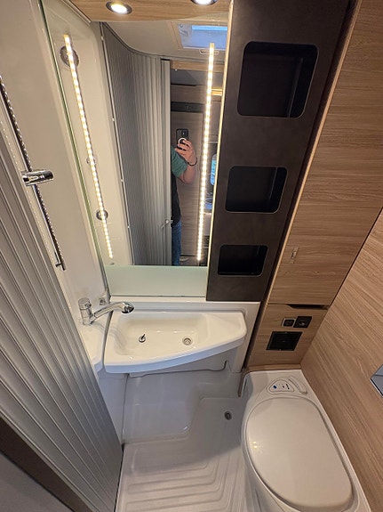 Knaus VAN TI PLUS - 650 MEG PLATINUM SELECTION SOLCELLE / ALDE / KROK / 4X4 / TV / GASSALARM ! 20 of 30