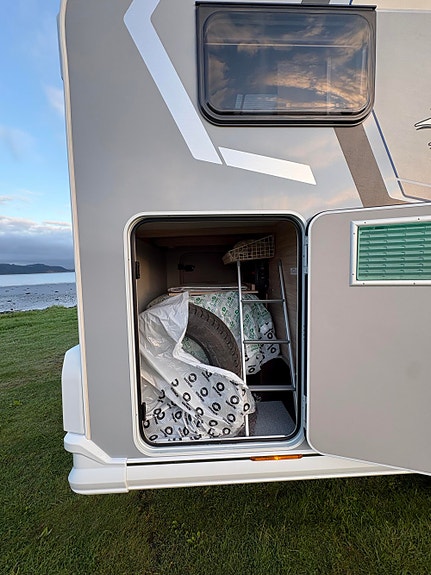 Knaus VAN TI PLUS - 650 MEG PLATINUM SELECTION SOLCELLE / ALDE / KROK / 4X4 / TV / GASSALARM ! 8 of 30