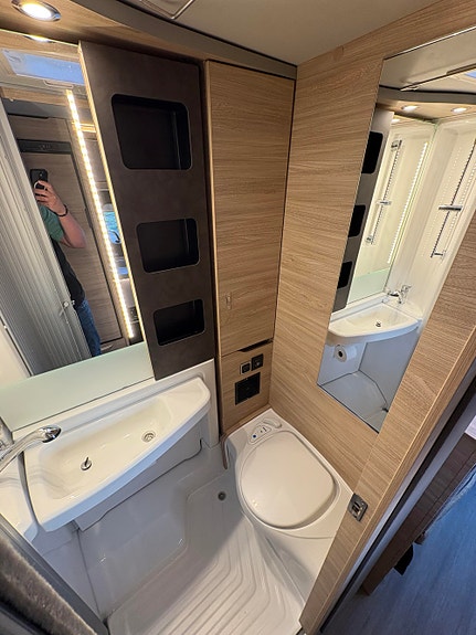 Knaus VAN TI PLUS - 650 MEG PLATINUM SELECTION SOLCELLE / ALDE / KROK / 4X4 / TV / GASSALARM ! 19 of 30
