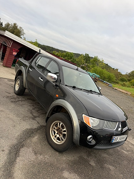 Mitsubishi L200 4 of 19