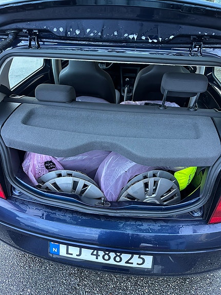 Volkswagen UP! 7 of 8