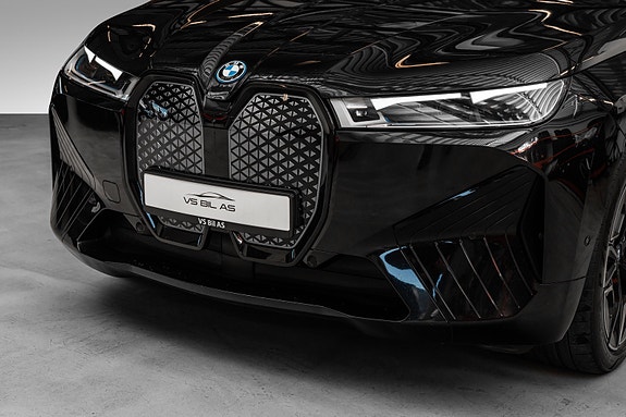 BMW iX 7 of 30