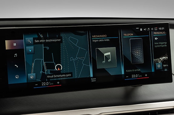 BMW iX 24 of 30