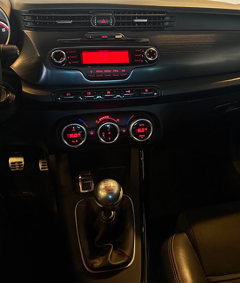 Alfa Romeo Giulietta 19 of 30