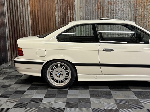 BMW M3 4 of 30
