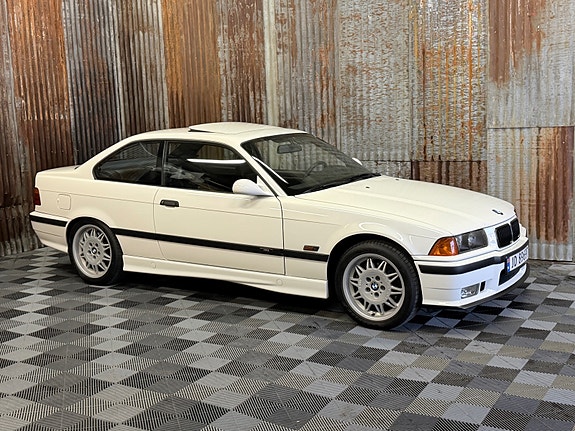 BMW M3 2 of 30