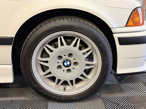 BMW M3 6 of 30