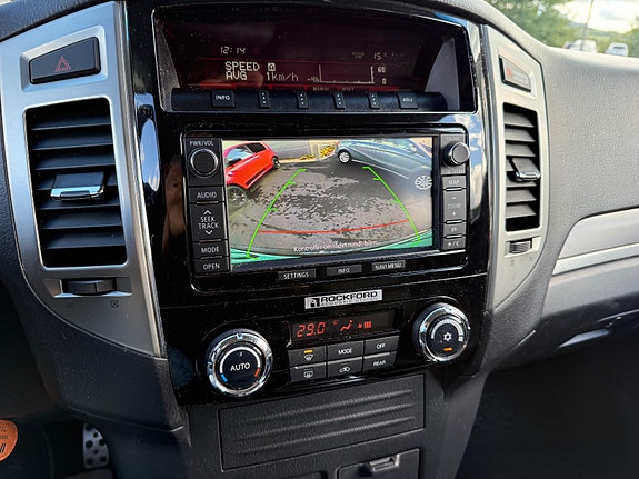 Mitsubishi Pajero 22 of 23