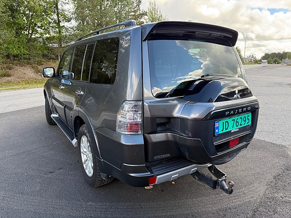 Mitsubishi Pajero 3 of 23